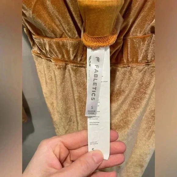 Fabletics jumpsuit size small gold velour long sleeve zip closure wide leg - Picture 7 of 9